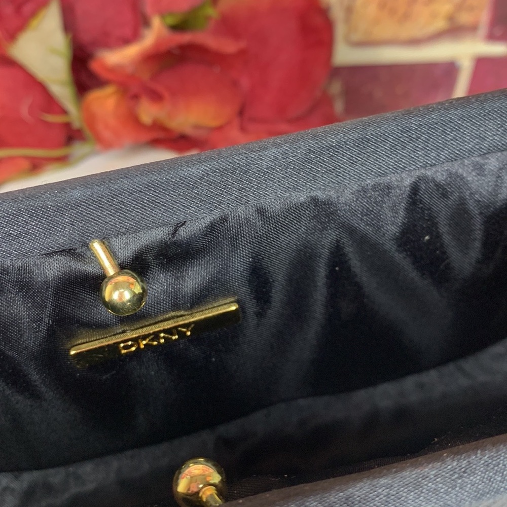 Black Ribbed Chain Shoulder Bag - Picture 10 of 15
